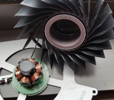 PS4 fan motor disassembled